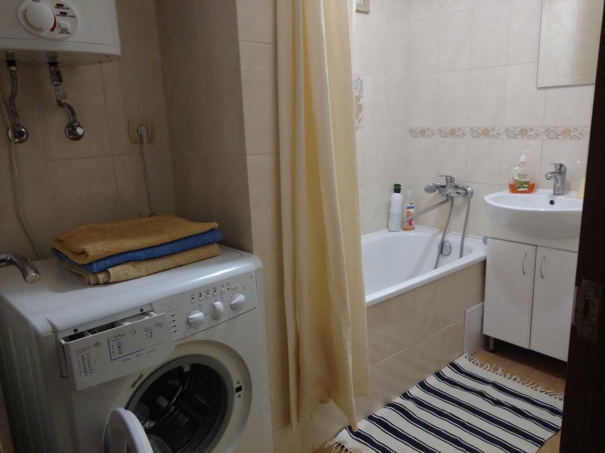 Apartment On Knyahyni Ol'Hy Street Ривне Екстериор снимка